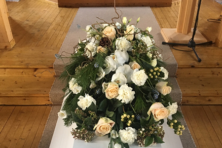 Blomsterdek-begravelse-røros